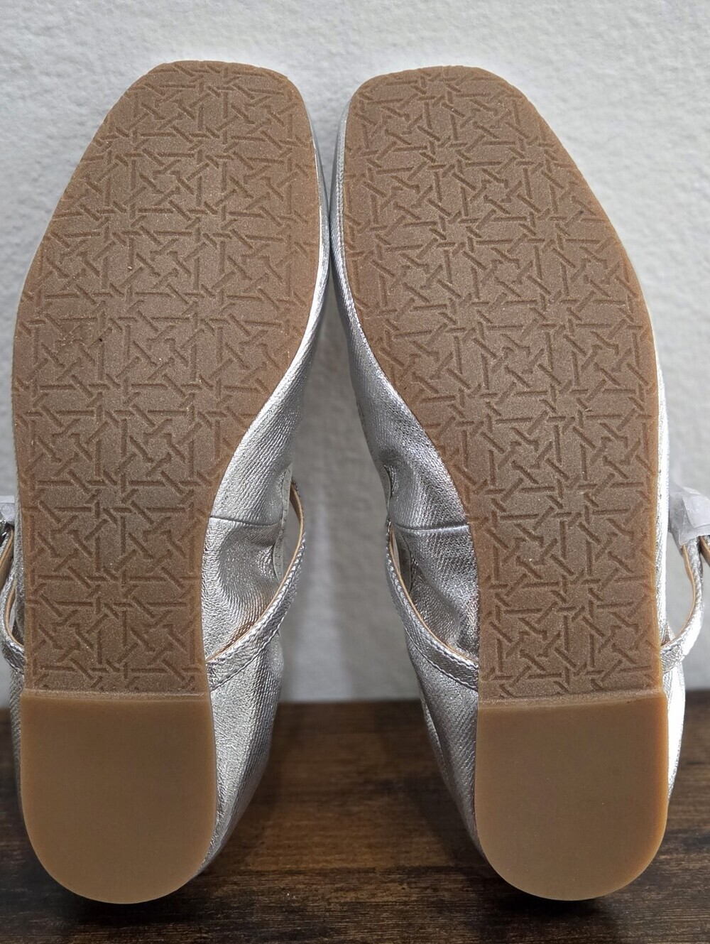 Jewel Badgley Mischka Kaya Silver Metallic Mary Jane Flat NWOT - Picture 9 of 11